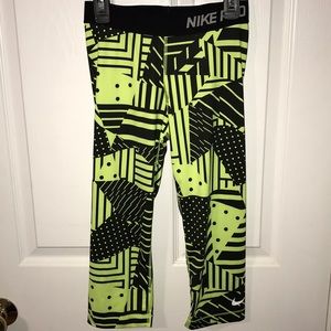 Nike pro crop leggings